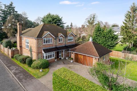 Kimbers Drive, Burnham... 5 bed detached house for sale