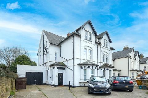 Station Road, West Drayton, UB7 2 bed apartment for sale