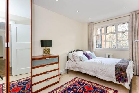 Earls Court, Earls Court, London, SW5 3 bed flat for sale