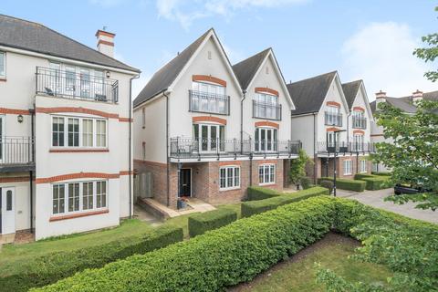 Railton Road, Guildford, GU2 4 bed semi