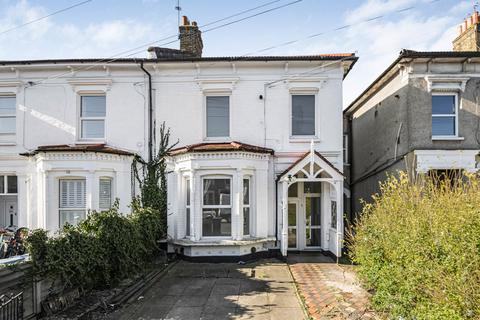 Bensham Manor Road, Thornton Heath, CR7 2 bed apartment for sale