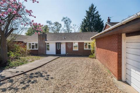 Uplands, Northwich CW8 3 bed bungalow for sale