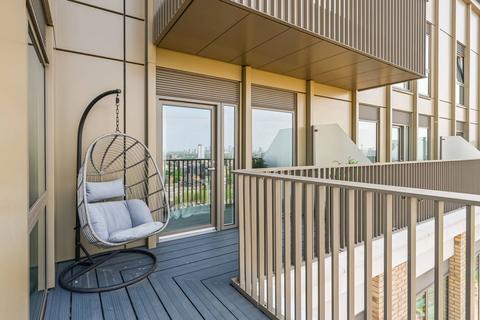 Queens Cross, Royal Docks E16 1 bed flat for sale