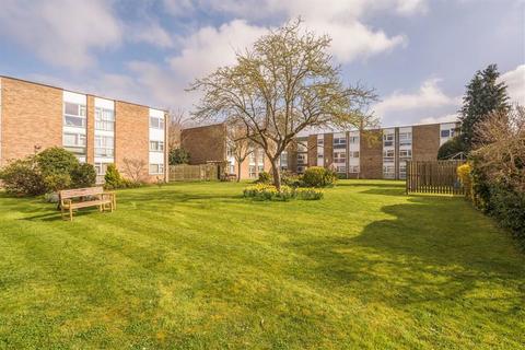 St. Johns Park, London SE3 3 bed flat for sale