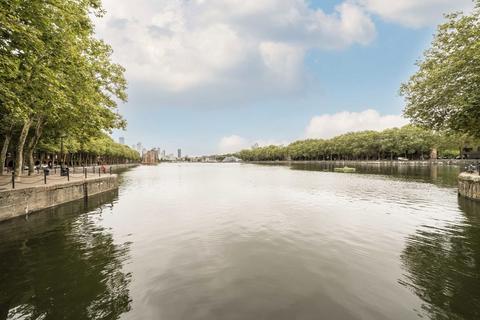 Worgan Street, London SE16 1 bed flat for sale