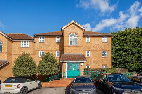Worcester Gardens, Slough, ., SL1 2QD 1 bed apartment for sale