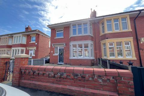 Oxford Road, Fleetwood FY7 3 bed end of terrace house for sale