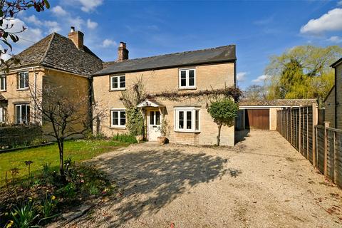 Buckland Road, Bampton, Oxfordshire... 3 bed semi
