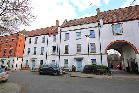 Clickers Drive, Upton 2 bed flat for sale