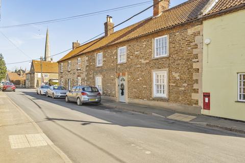 High Street, Caythorpe, Grantham... 4 bed semi