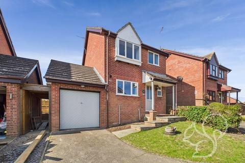 Sandpiper Close, Colchester 3 bed detached house for sale
