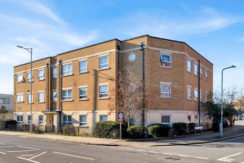 Cranbrook Road, Ilford IG2 2 bed flat for sale