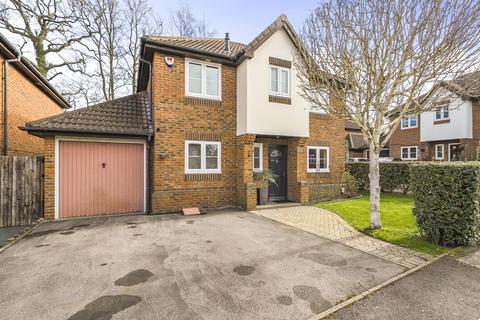 Worcestershire Lea, Warfield, Bracknell 4 bed detached house for sale