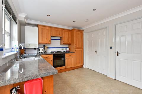 Fife Court, Cowes PO31 5 bed end of terrace house for sale
