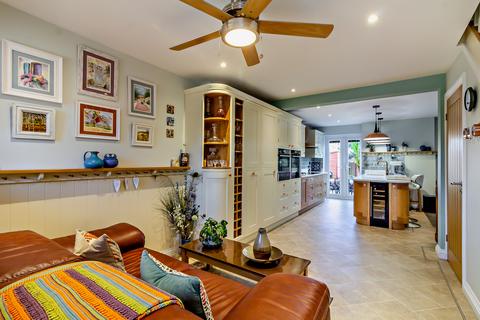 Grange Drive, Ossett, West Yorkshire 3 bed detached house for sale