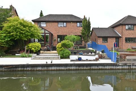 Simpson Road, Fenny Stratford... 4 bed detached house for sale