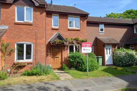 Dukes Close, Petersfield, Hampshire 2 bed terraced house for sale