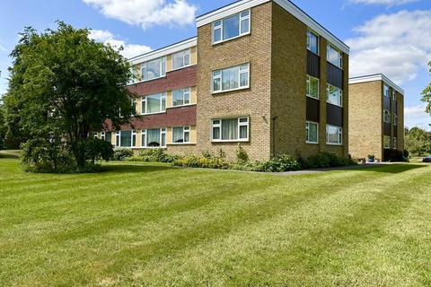 Avenue Road, Epsom 3 bed apartment for sale