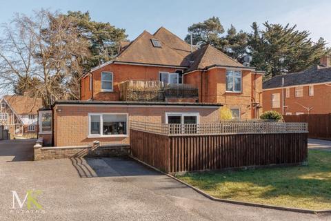7 Meyrick Park Crescent, Bournemouth BH3 2 bed ground floor flat for sale