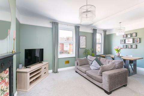 Heathfield Road, South Croydon 2 bed apartment for sale