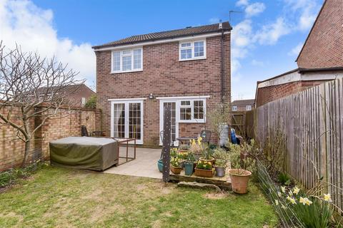 The Oaks, Horsham RH13 3 bed detached house for sale