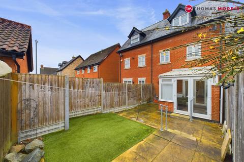 Shortmead Street, Bedfordshire SG18 3 bed terraced house for sale