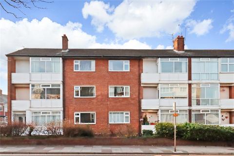 Marine Court East, Tyne and Wear NE26 2 bed flat for sale