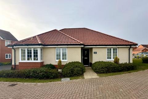 Oxlip Way, Stowmarket IP14 3 bed detached bungalow for sale