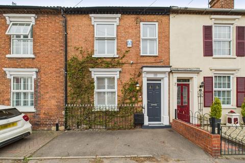 Worcester Street, Stourbridge, DY8 1AY 2 bed terraced house for sale