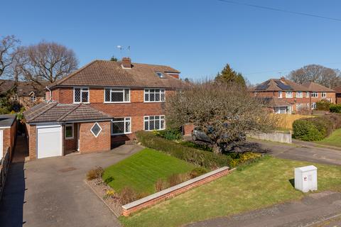 Lechford Road, Horley, Surrey, RH6 4 bed semi