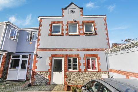 North Road, Lancing 2 bed maisonette for sale