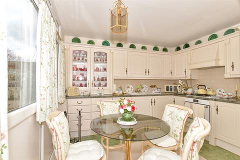 Punch Croft, Longfield DA3 3 bed end of terrace house for sale