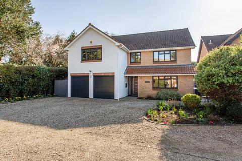 The Bringey, Chelmsford CM2 5 bed detached house for sale