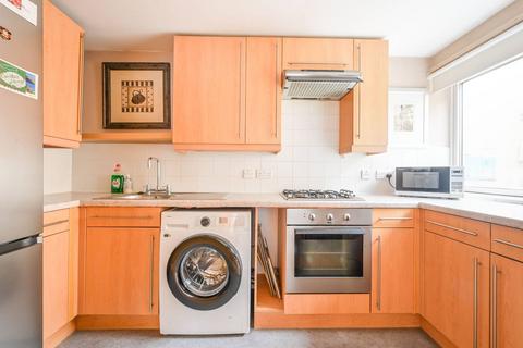 Fairlead House, Canary Wharf, London... 2 bed flat for sale