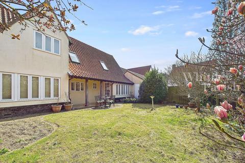 Chiswell Lane, Norwich NR16 4 bed detached house for sale