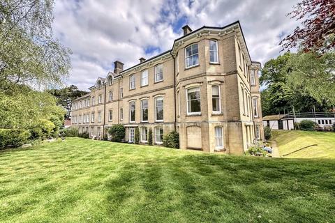 Wimborne 2 bed flat for sale