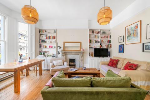 Victoria Rise, SW4 2 bed flat for sale