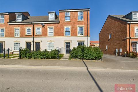 Ashlar Drive, Eastfield, Scarborough 4 bed end of terrace house for sale
