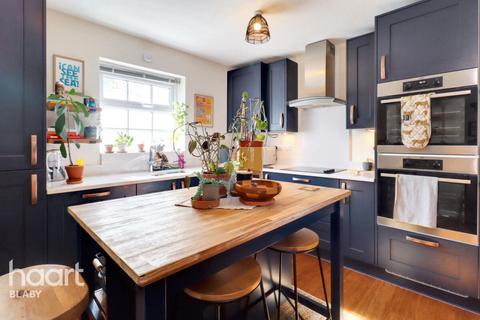 Tay Road, Leicester 2 bed apartment for sale