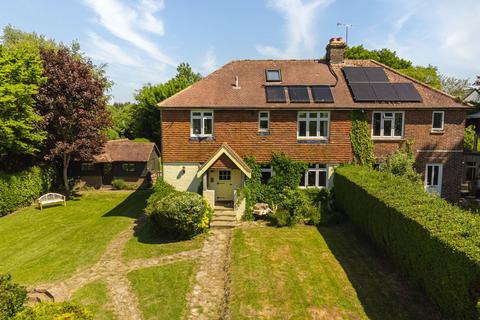 Tanyard Lane, Haywards Heath RH17 4 bed semi