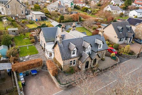 5 bedroom semi-detached house for sale