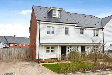 Sevington Lakes, Finberry 4 bed end of terrace house for sale