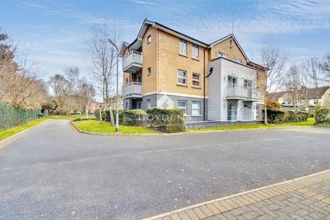 Falcons Mead, Chelmsford CM2 2 bed flat for sale