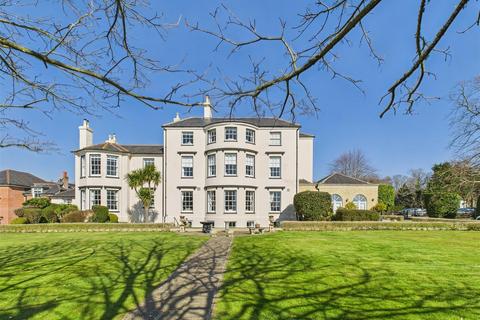 Little Abshot Road, Hook Village 2 bed apartment for sale