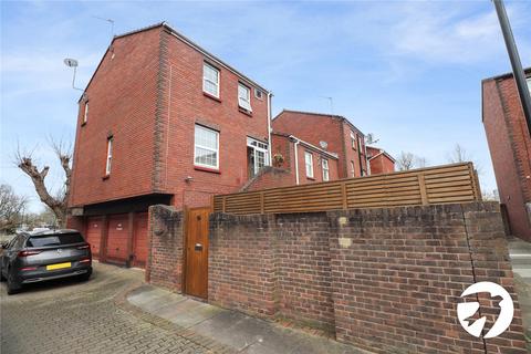 Parkway, Erith, DA18 2 bed house for sale