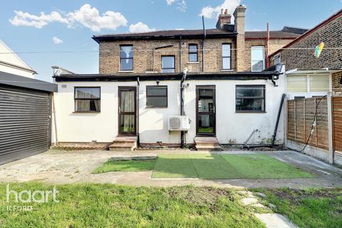 De Vere Gardens, Ilford 4 bed end of terrace house for sale