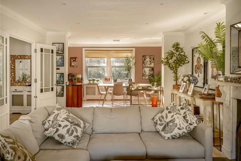 Lexham Gardens, Kensington, London, W8 2 bed apartment for sale
