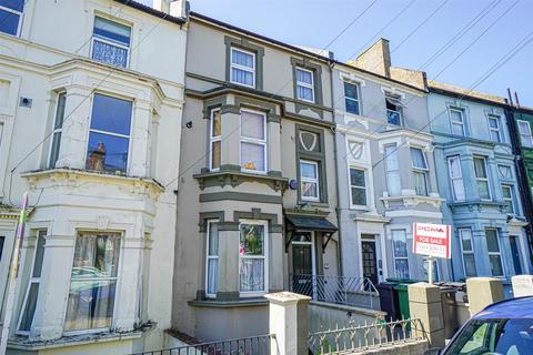 Godwin Road, Hastings 2 bed flat for sale