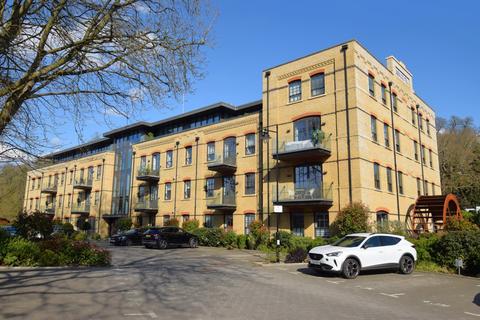 Glen Island, Taplow, Buckinghamshire... 2 bed apartment for sale