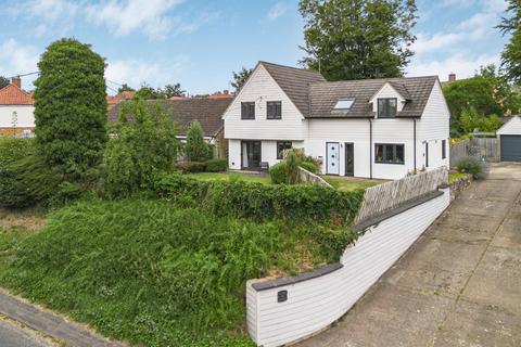 Bicester Road, Aylesbury HP18 4 bed detached house for sale